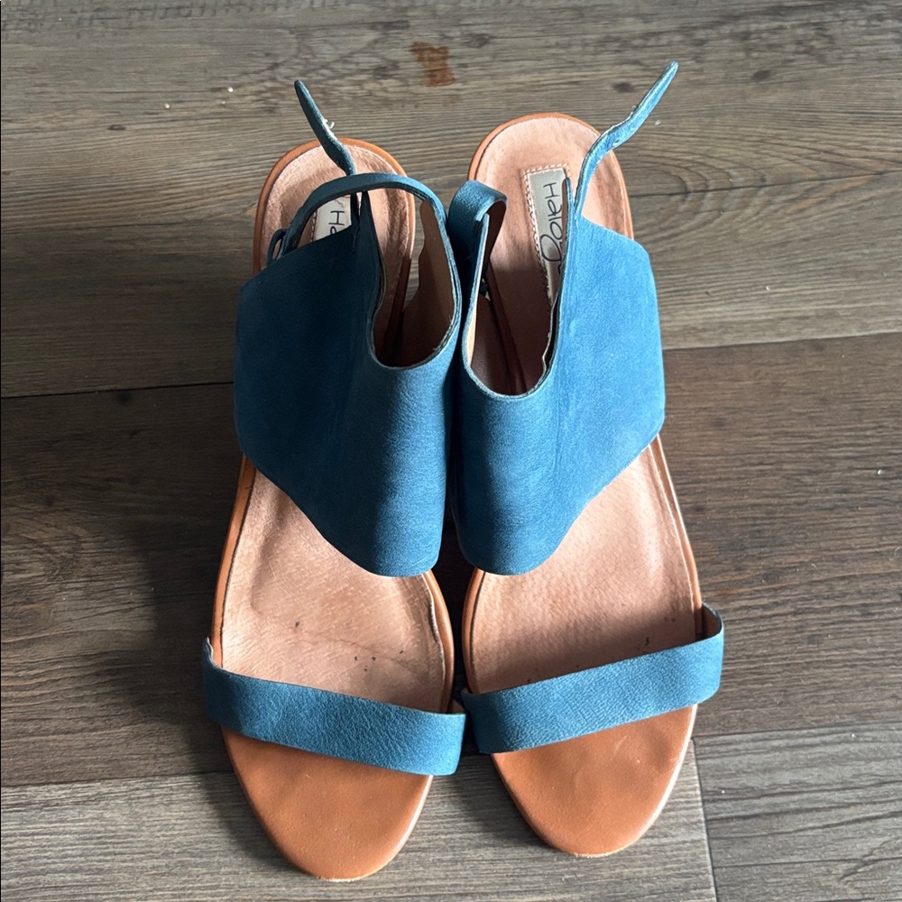 Halogen Blue Open-Toe Sandals - size 8.5 M